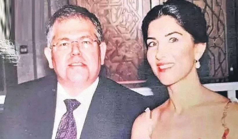 1 milyar liralık boşanmanın kanıt fotoğrafları! Ünlü işadamı, sevgilisine atacağı 'fantazi' mesajını eşine atınca... - Resim: 1