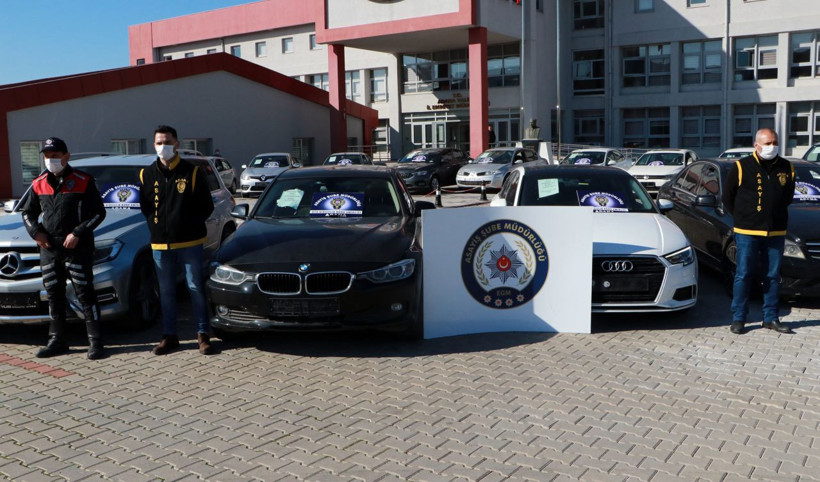 Çatıda parçaladılar! Polis, 5 milyon TL'lik araç çalan çeteyi kılık değiştirip çökertmiş - Resim: 4