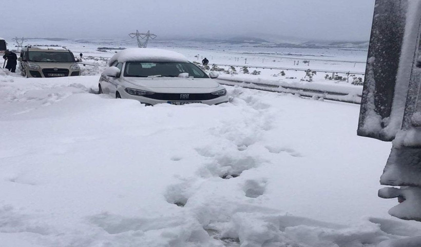 900 araç mahsur MSB 2 helikopter yolladı! Gaziantep'te kar kabusu hayatı felç etti: Vali son durumu açıkladı - Resim: 1
