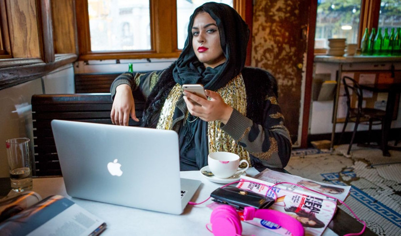 ABD'de beyaz bir erkek "rahatsız olduğunu" söyleyince Müslüman kadın uçaktan atıldı - Resim: 2