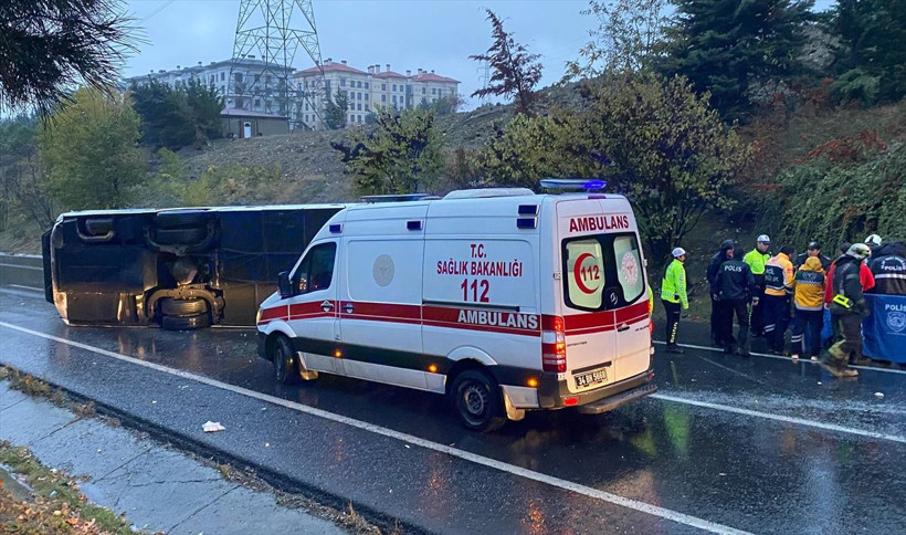 İstanbul'da yolcu otobüsü devrildi! Ölenler ve çok sayıda yaralı var - Resim: 3