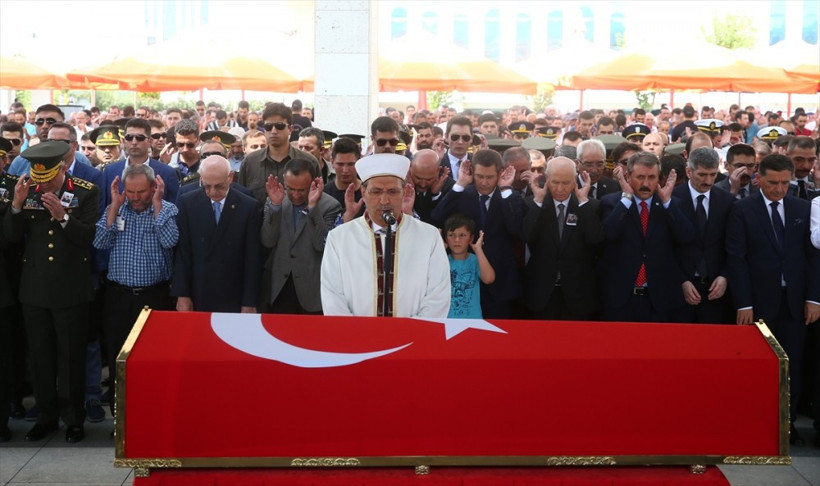 Şehit cenazesinde bir ilk yaşandı! - Resim: 3