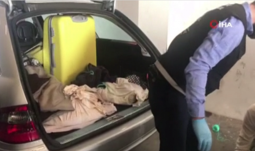 Araçtan çıkanlar ağızları açık bıraktı Türkiye'ye giriş yaparken yakalandı - Resim: 1