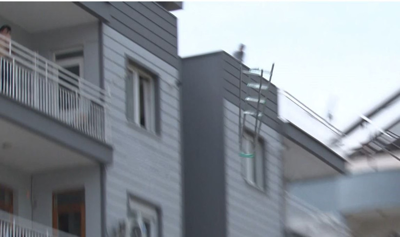 'Sabaha kadar parti' deyip elinde ne varsa sokağa fırlattı, içeri girdiğinde göz göze geldi - Resim: 3