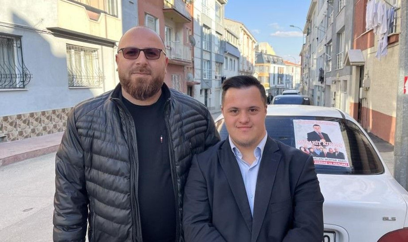 Down sendromlu muhtar adayı Ramazan pidesi dağıtıyor - Resim: 2