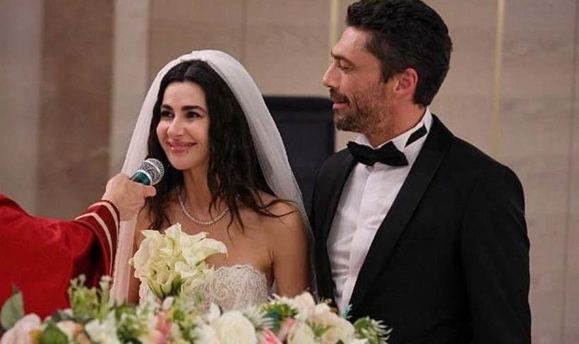 Nesrin Cavadzade ile Pamir Pekin'den kötü haber! Dizi aşkı gerçek olmuştu - Resim: 1