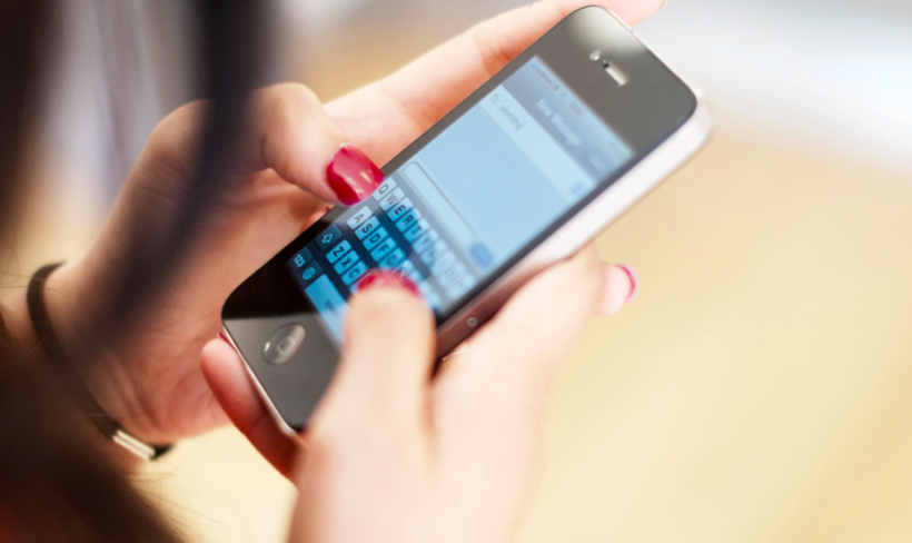 'Cinim, senin odanda yaşıyorum' dedi genç kadının hayatını cehenneme çevirdi! - Resim: 1