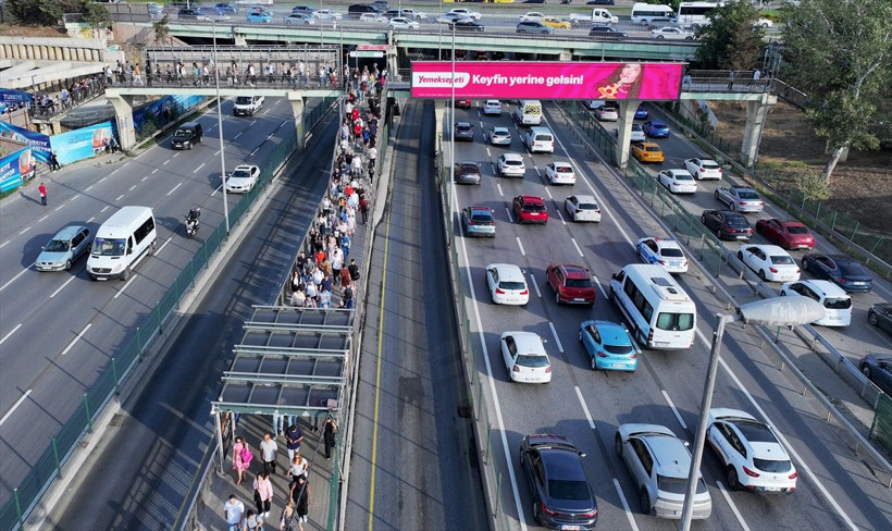 İstanbul'da trafik durma noktasına geldi! - Resim: 4