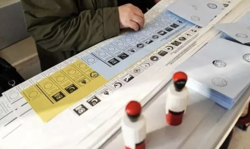 Son seçim anketi! Zirvedeki parti büyük fark attı, 3 partinin oyu da... - Resim: 1