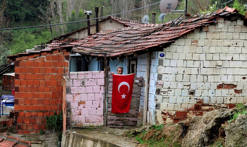 Diyarbakır şehidinin yaşadığı ev yürek burktu! - Resim: 3