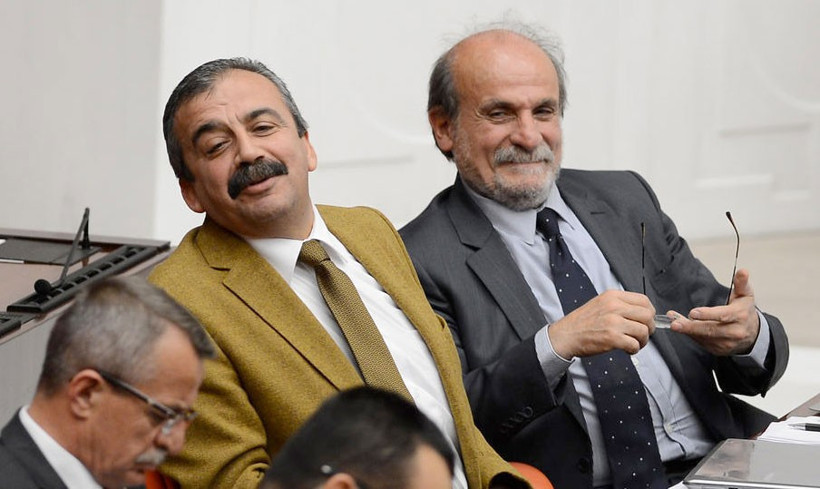 Sırrı Süreyya Önder sinemaya geri dönüyor - Resim: 2