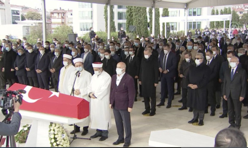 Mesut Yılmaz son yolculuğuna uğurlandı! Mesut Yılmaz nereli eşi ve çocukları - Resim: 4