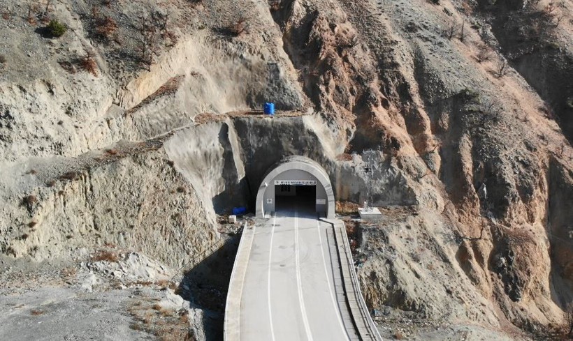 300 metrelik tünelin girişine kepenk çekildi içerisi görenleri şaşkına çeviriyor - Resim: 2