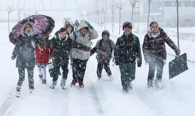 Kar yağışı eğitimi durdurdu! Tatil haberleri peş peşe geldi - Resim: 4