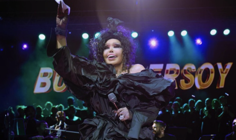 Bülent Ersoy'dan olay dans! Elmalı kostümü dikkat çekti... - Resim: 1