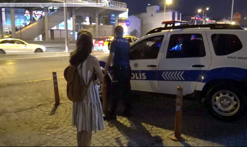 Metrobüste şoke eden olay! Genç kız yapma diye uyardı - Resim: 4