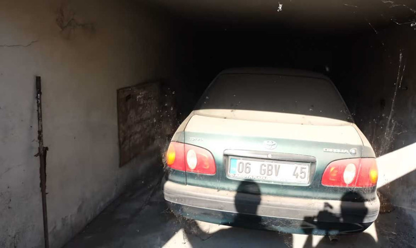 21 yıl küflü garajda kaldı oğlu ve eşinin dahi haberi olmadı 3162 km'deki Toyota Corolla yola çıktı - Resim: 2