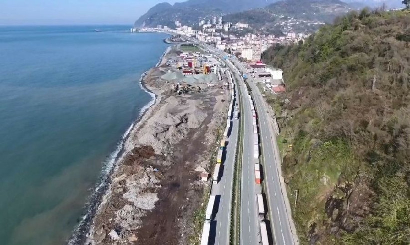 Savaş yüzünden TIR kuyruğunu ucu bucağı yok! Direksiyonu Türkiye'ye kırdılar - Resim: 4