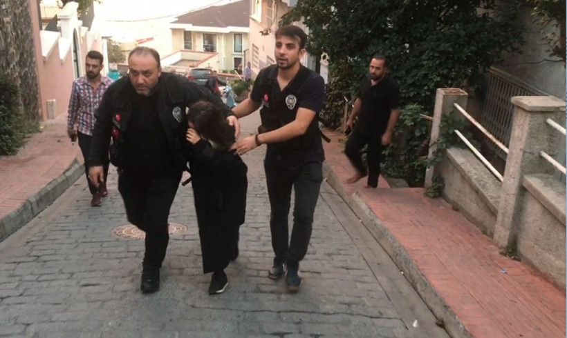 Ünlü isimlerin torbacısı sevgilisiyle birlikte yakalandı!  - Resim: 2