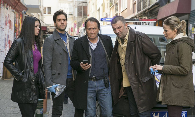 Star TV'yi Arka Sokaklar Kırmızı Oda hüsrana uğrattı! Yasak Elma yıldızı da kurtaramadı - Resim: 1