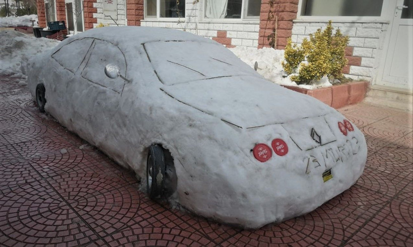 Elazığ'da 5 saatte yaptı! Güneş görünce eriyen aracına biçtiği fiyat dudak uçuklattı: Her gün bakım yapıyor - Resim: 1