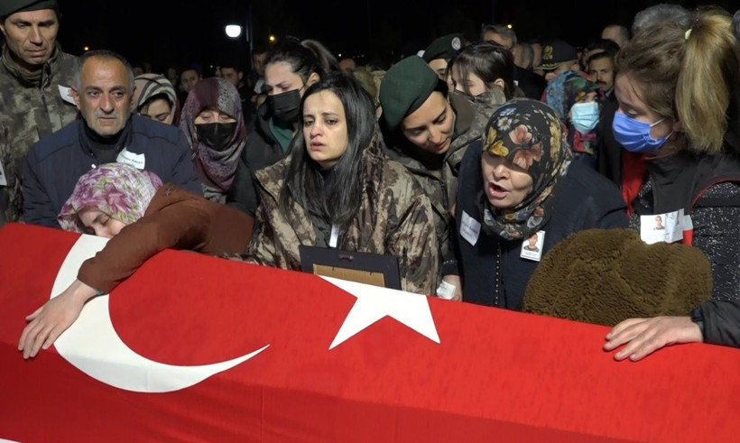 Bingöl şehitleri memleketlerine uğurlandı - Resim: 4