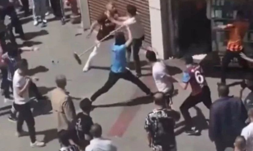 Dev maç öncesi sokaklar karıştı! Taraftarlar birbirine girdi - Resim: 1