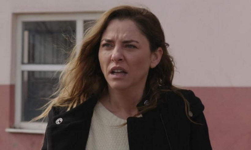 Ece Uslu bikinisiyle ortalığı yıktı geçti Fit vücuduyla dikkatleri üzerine çekti - Resim: 1