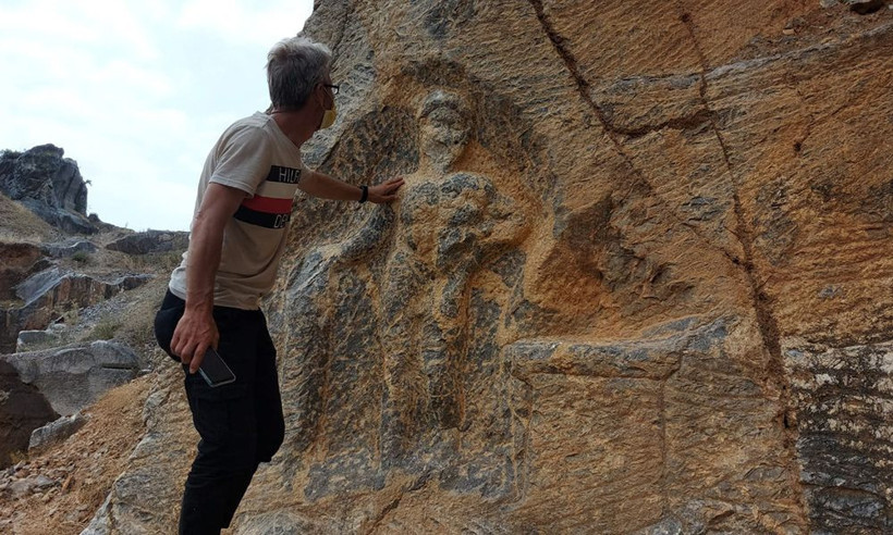Bursa'da 2 bin yıllık Herkül kaya kabartmasına saldırı - Resim: 3