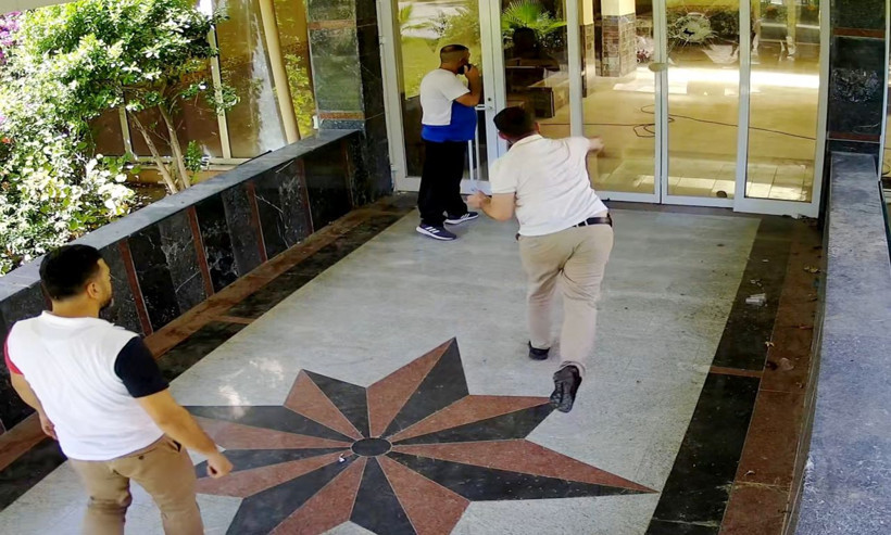 Antalya Kemer'de 4 yıldızlı oteli tahrayla bastılar dehşet anları görüntülendi - Resim: 1