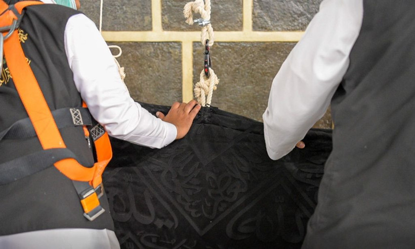 Kabe'nin örtüsü meraklı bakışlar arasında yenilendi - Resim: 3