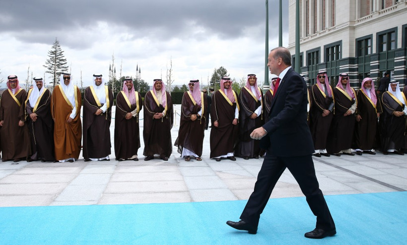 Kral Selman'ı karşılama töreninde dikkat çeken görüntü! - Resim: 4