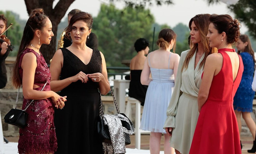 Ufak Tefek Cinayetler dizisinde  şoke eden ayrılık! - Resim: 4