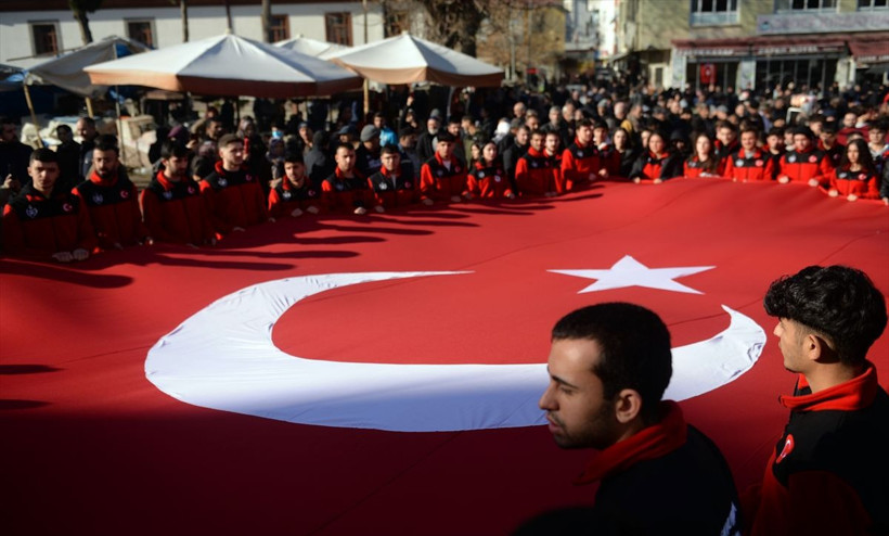 Şehitlerimize veda! Ağıtlar yakıldı, gözyaşlarıyla uğurlandılar - Resim: 4