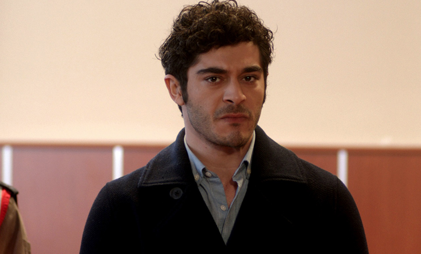 Bizim Hikaye'nin yıldızı Burak Deniz'in dudağını köpek ısırdı son halini paylaştı - Resim: 1