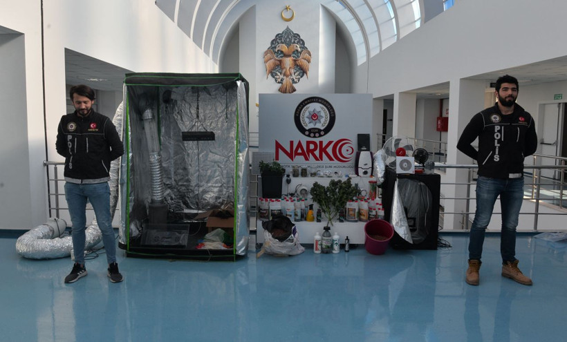 Adana'de balkona kurdu polis bile şaşırdı şüpheli 5 dil biliyor - Resim: 2