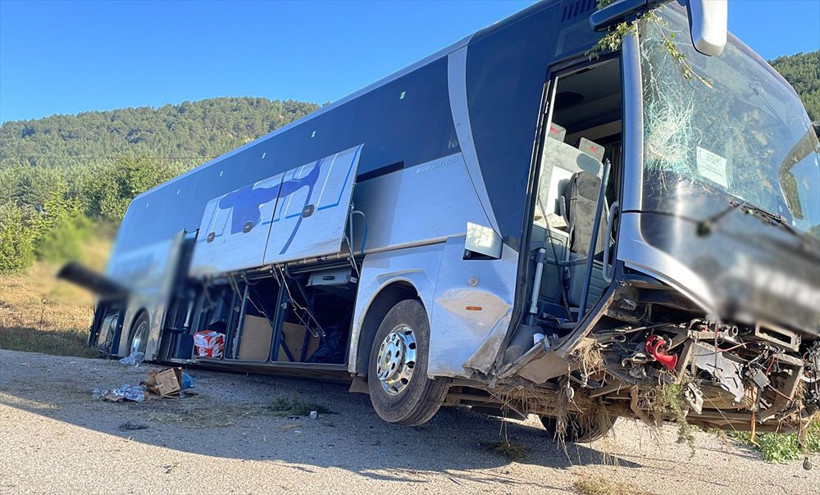 Bolu'da yolcu otobüsü yoldan çıktı! Ağır yaralılar var - Resim: 2