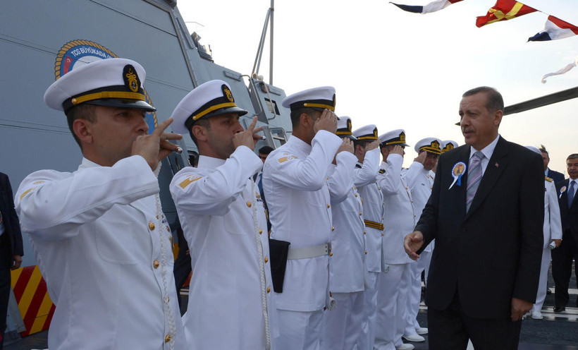 Büyük ada gemisi denizle buluştu - Resim: 1