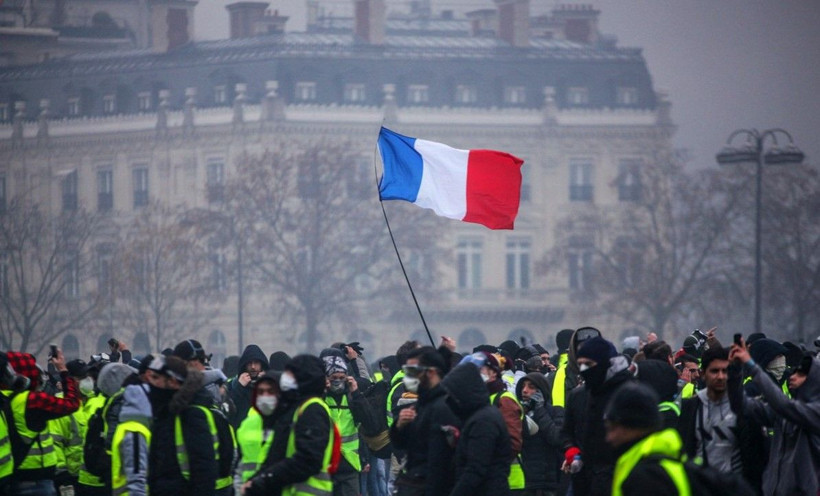 Fransa'da sarı yelekliler, gösterilerin 17. haftasında sokaklarda - Resim: 3