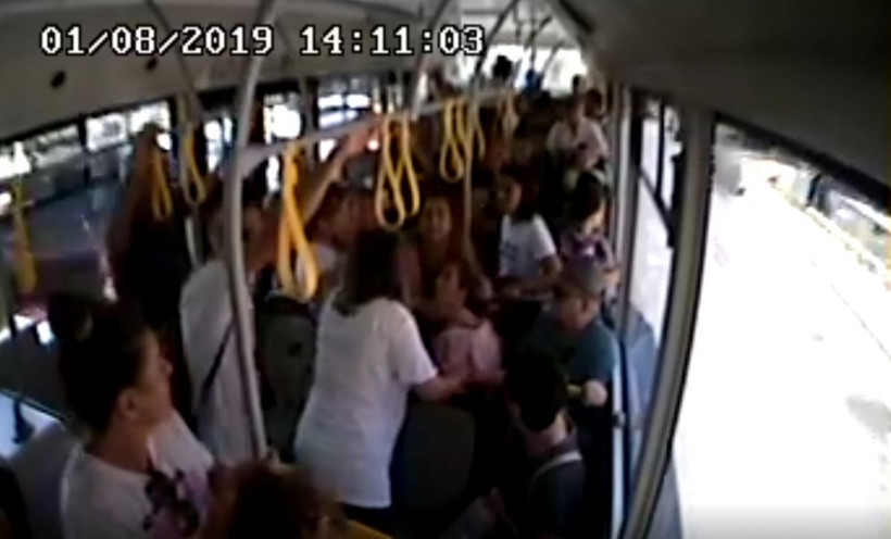 Antalya'da hamile yolcu fenalaştı şoför direksiyonu hastaneye kırdı - Resim: 4