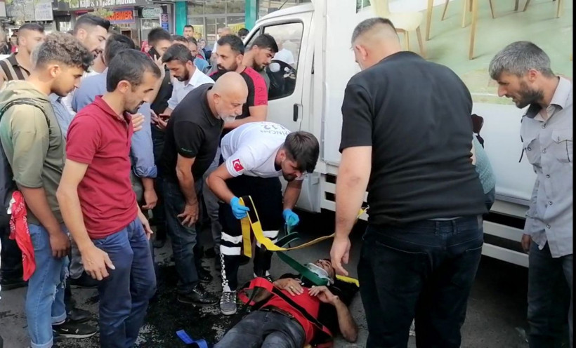 Erzincan’da iki motosiklet çarpıştı: 1 ölü 2 yaralı - Resim: 3