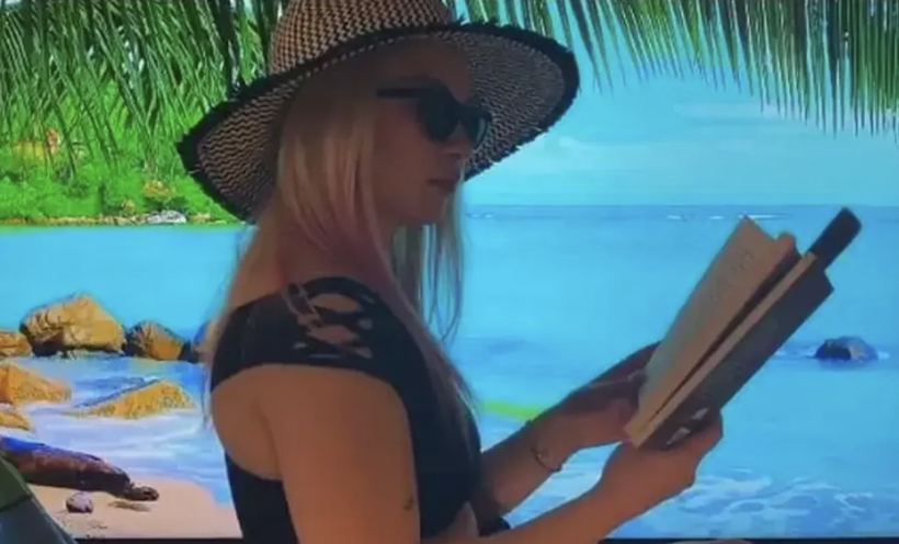 Ece Seçkin tatilde öyle bir eğlendi ki! Cesur kareler art arda geldi - Resim: 1