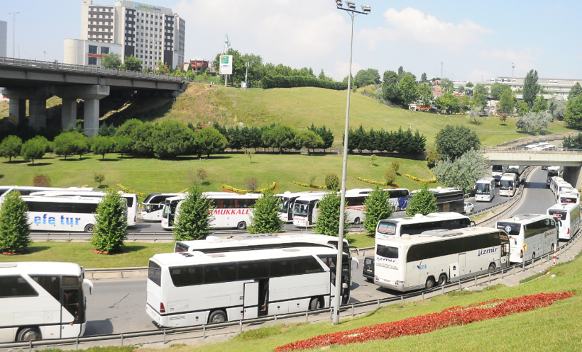 Büyük İstanbul Otogarı'nda seçim nedeniyle adım atacak yer kalmadı - Resim: 1