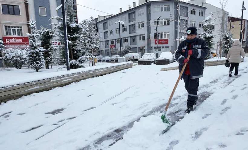 Bolu'da hayat felç! Kar yağışı günlerdir durmuyor... - Resim: 4