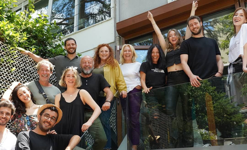 Elçin Sangu'nun yeni dizisi İyi Günde Kötü Günde'nin okuma provasından kareler geldi - Resim: 3