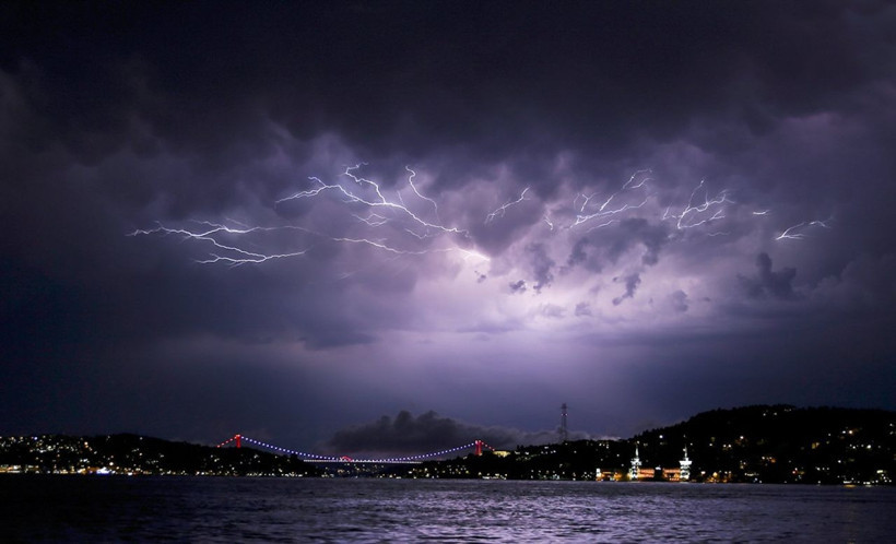 İstanbul'da dakikada 65 şimşek çaktı! Prof. Dr Orhan Şen o şimşeklerin sırrını açıkladı - Resim: 1