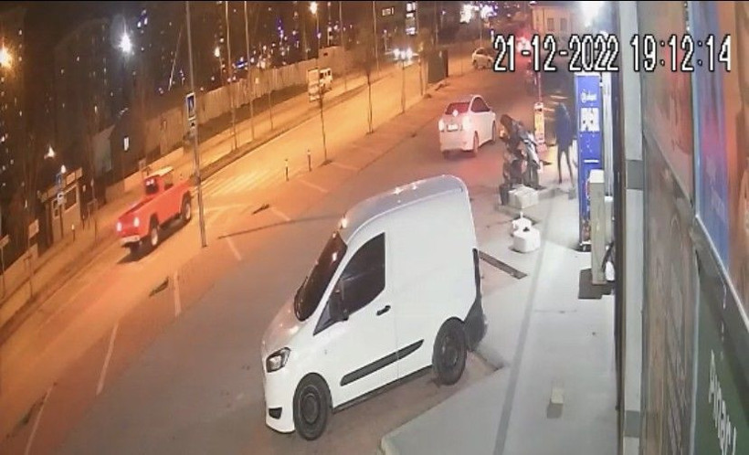 İstanbul’da akıl almaz olay: Her şey gözleri önünde oldu ve toplam 40 saniye sürdü! - Resim: 1