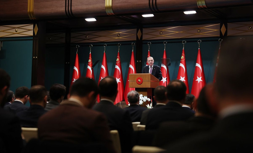 SSK ve Bağ-Kur emeklisinin hayalleri yıkıldı! İşte kuruşu kuruşuna ek zamlı emekli maaşları... - Resim: 1