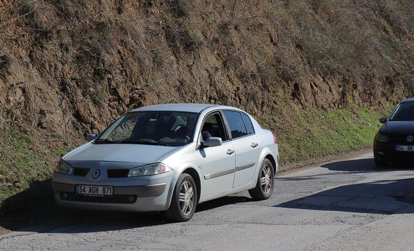 Sakarya halkının 'gizemli yol' dediği yerin sırrı çözüldü! Orada ayağını frenden çeken yokuş yukarı çıkıyor - Resim: 4