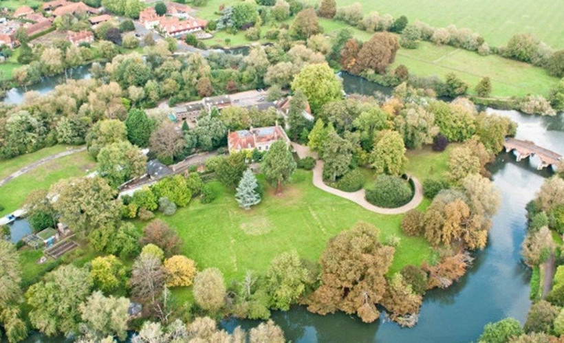 Ünlü oyuncu George  Clooney’nin milyon dolarlık malikanesi sular altında! - Resim: 2